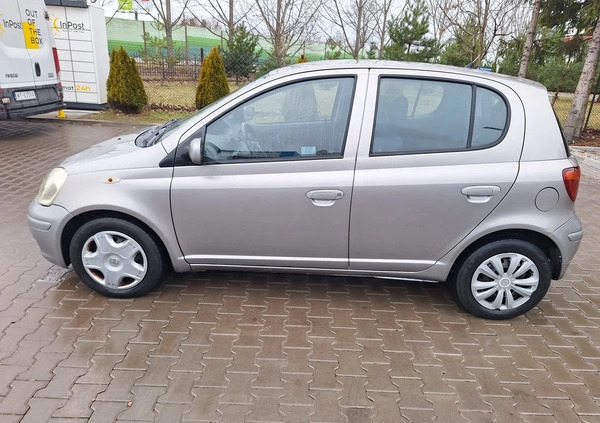 Toyota Yaris cena 7900 przebieg: 298000, rok produkcji 2005 z Brodnica małe 781